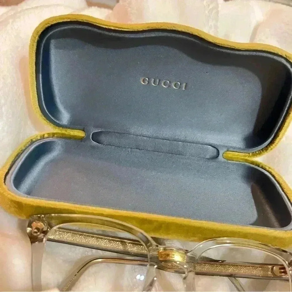 Gucci 100% authentic eyeglasses, case, dust bag and glasses towel - Picture 11 of 14